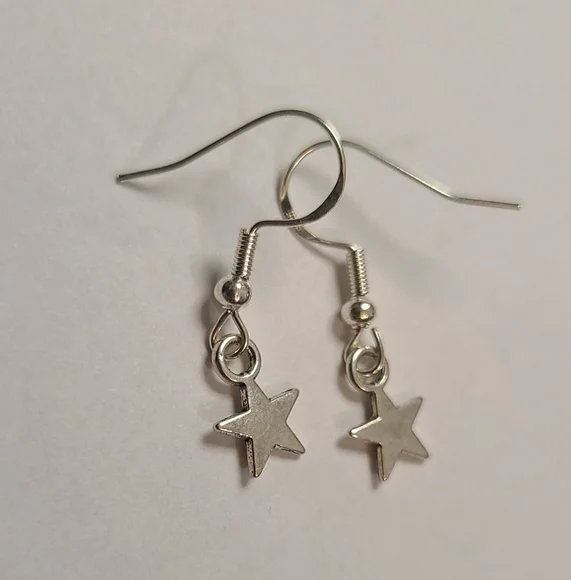 Hand crafted star earrings - Picture 2 of 3